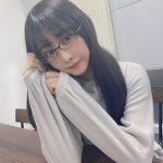 真島なおみが黒髪メガネショット公開！「メガネ女子最高」「綺麗、清楚、愛くるしい」