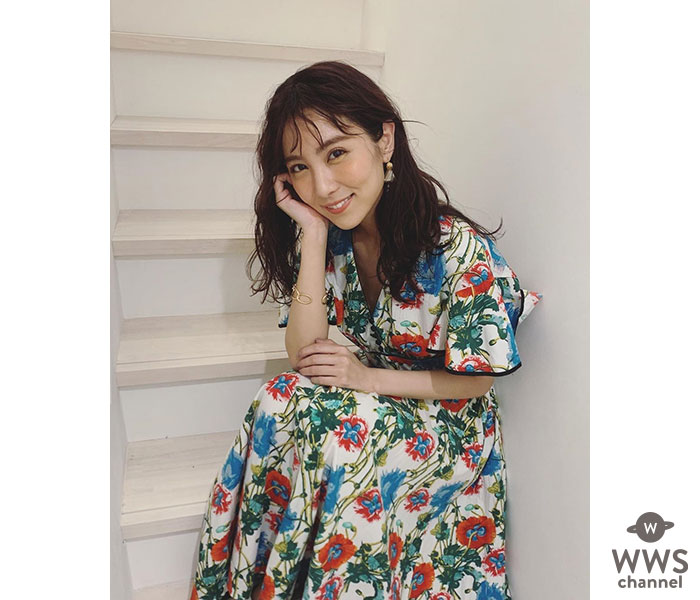 石川恋、笑顔の花柄ワンピース姿にファン歓喜！「本当にきれい」「石川恋の笑顔は最強」