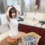 伊織もえ、新作写真集は銭湯！？赤ビキニオフショットも公開に「必ずや買う」「めちゃ楽しみです！！」