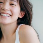 久間田琳加がスタイルブックと写真集を2冊同時リリース決定