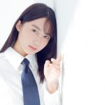 黒木ひかり、『進学マガジン』で魅せた”現役”制服オフショットが公開！「撮影の日には5年生になることが決定」