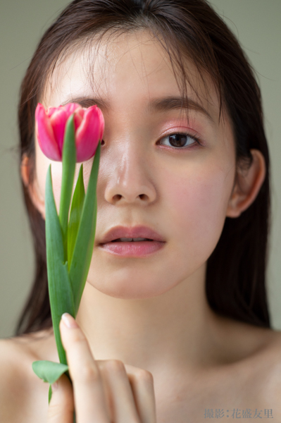 久間田琳加がスタイルブックと写真集を2冊同時リリース決定