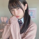 AKB48 久保怜音、「どの制服姿が好きですか？」3種の制服ショットが話題
