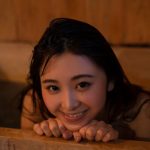 真島なおみ、「不倫旅行」がテーマのしっとりグラビア、アザーカット公開