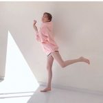 トリンドル玲奈が美脚オフショットを大公開！「本当可愛い、好き！」「美脚！もっと見たい」