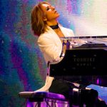 X JAPAN YOSHIKI、LAの自宅から初のセルフ生配信でフィジカルディスタンスの重要性を訴える