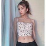 板野友美、胸チラキャミソール姿に「凄くセクシー」「スタイル抜群」