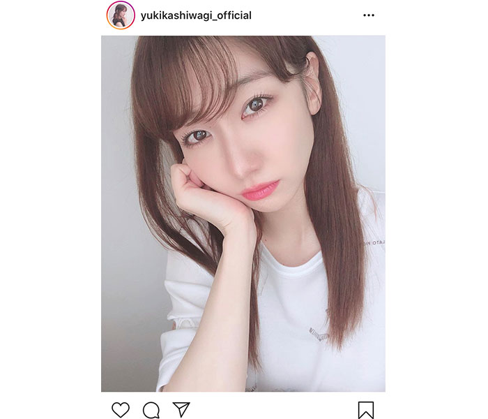 AKB48 柏木由紀の透明感あふれる部屋着ショットがすごい！「見つめられると恥ずかしい」