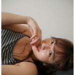 奥山かずさ、自撮りの添い寝オフショット公開に「女神の笑顔だ！」「ドキドキしました」と反響