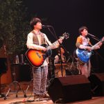 さくらしめじ、歴代ライブ映像をYouTubeで実況コメンタリー