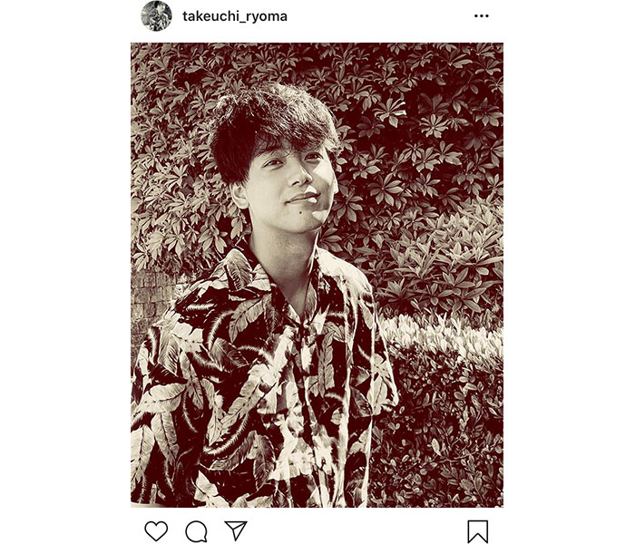 竹内涼真、モノクロの爽やか微笑みショットを公開「カッコイイ」「完璧すぎるよ！」