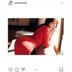 トリンドル玲奈、赤タイトのワンピースショットに釘付け！「可愛さと艶っぽさ」「魅力的過ぎます」