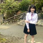 NMB48 横野すみれ、透明感あふれる制服オフショット披露「制服最強やわ」「大優勝」