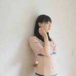 我妻ゆりか、個性の補聴器を付けてグラビア初登場「一生の宝物です」