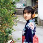 BEYOOOOONDS（ビヨーンズ）山﨑夢羽、初ビキニから季節を超えた制服ショットを収録！1st写真集本日発売