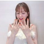 トリンドル玲奈、オレンジのネイルで現場復帰を報告「久々トリちゃん癒される」「お仕事頑張ってください」