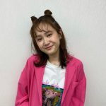 尾碕真花の「ツノヘア」ショットに「待ってましたー！」「衣装と髪型毎回楽しみです」と反響