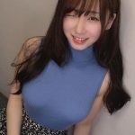 伊織もえ、「ノースリーブは好きですか？」巻き髪清楚系のお姉さんショットが話題