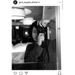 稲垣吾郎、モノクロームに色気漂う大人自撮りショットを披露「色気が半端ないです」「カメラアングルが本当素敵!!」