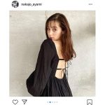 中条あやみ、背中が開いた黒ワンピ大胆ショットを披露！「可愛さがエグい」「ため息が出る可愛さ」