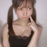 似鳥沙也加、黒キャミソール姿でメッセージ「あなたに会いたい！」