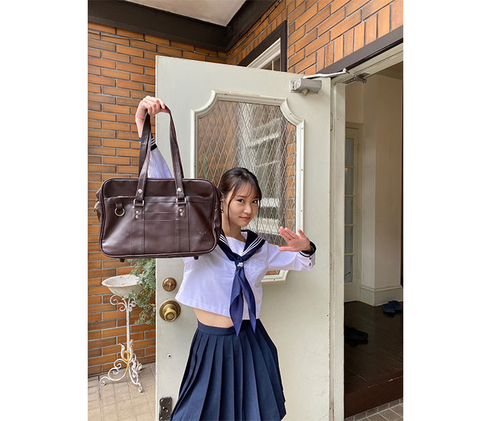 永尾まりや、「週刊SPA!」でセーラー服に！「マジすか学園以来」「最高に似合うよね！」