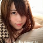 AKB48 岡部麟、至近距離からの微笑みポートレートを披露