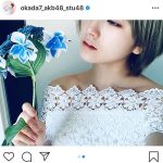 AKB48/STU48 岡田奈々、まるでシンデレラなオフショル白ドレスショットを披露