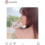 トリンドル玲奈、背中美人なバックショットに「色っぽい」「猫になりたい」の声