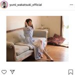 若月佑美、美脚チラ見せの「TVガイドPERSON」オフショット公開！