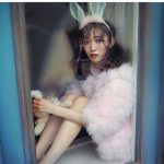 山口真帆、透き通る美脚がまぶしいバニーガールショットが話題「脚細っ！」「セクシーウサギ」