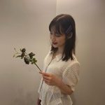 中村ゆりか、お茶目な室内ポートレートを公開「ギルティからは想像できない」「本当に可愛いすぎますっ！」