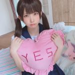 えなこ、“俺の嫁”がテーマの妄想コスプレオフショットを披露！「えなこ奥様、可愛い」「週刊じゃもったいない」