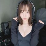 伊織もえ、胸元セクシーな私服姿を披露！「黒が似合う」「可愛い過ぎだよ」