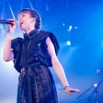 三阪咲、初の無観客ライブで圧倒的歌唱力を見せつける！