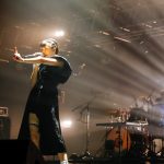 三阪咲、初の無観客ライブで圧倒的歌唱力を見せつける！