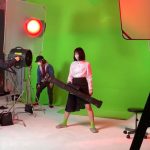 のん、サンダル履きでバズーカ砲発射！「アクション！楽しい〜！」