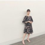 大友花恋がミニ丈ワンピース姿を披露！「珍しく、足、出しちゃいました」