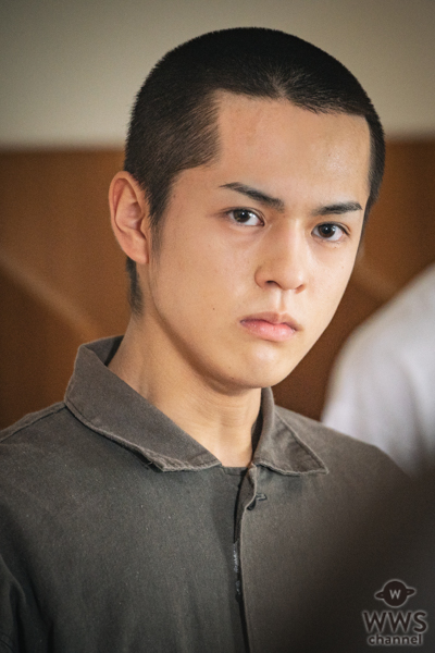 奥野壮、主演作「灰色の壁～歯車～」で坊主に！「1日5回は頭を撫でています」