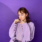 尾碕真花、パープルに彩られたファッションコーデを公開！
