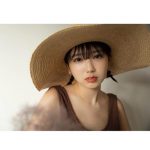 dela 沢口愛華、麦わら帽子が似合う夏ポートレートを披露「大人っぽくて綺麗です！」