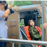 SKE48 須田亜香里が陸自迷彩服オフショットを披露！「瞳の中のセンターにロックオン」