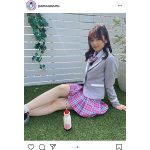 島崎遥香が「PRODUCE48」風のミニスカート制服ショットを披露！「制服似合ってて可愛いな」「アイドル感が溢れてる」