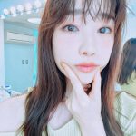 高橋ひかる、ワンショルダーのトップスで肩出し自撮り投稿！「めっちゃ可愛いです」「ひかるちゃん見ると元気でます」