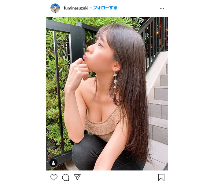 鈴木ふみ奈、美容院終わりの一枚にサービス　ファン「髪の毛と谷間に目線が」