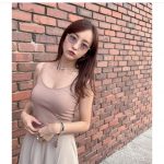 板野友美、脇見せキャミソールのオシャレコーデを披露「大人の魅力が出てますよ」