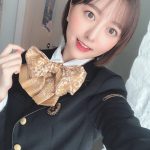 HKT48 森保まどか、まさに“つばめレディ”な「みんなの九州プロジェク」制服ショットを披露！「景色そっちのけで見つめてしまいそう」
