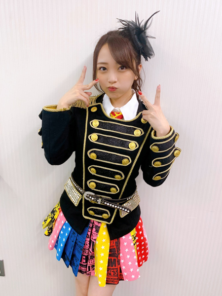 AKB48 向井地美音の「人生を変えてくれた1曲」、大島優子から継承した『ヘビーローテーション』衣装で「FNS歌謡祭」に出演！