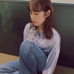 中村ゆりか、顎と膝でペットボトルのバランスを取る姿に「可愛いすぎますっ！」「お洒落にみえる」と話題