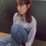 中村ゆりか、顎と膝でペットボトルのバランスを取る姿に「可愛いすぎますっ！」「お洒落にみえる」と話題